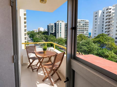 View (from property/room), Balcony/Terrace, City view
