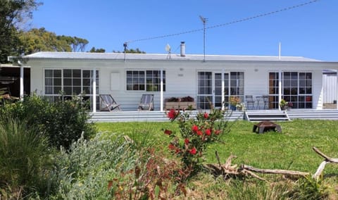 Property building, Day, Garden, Garden view