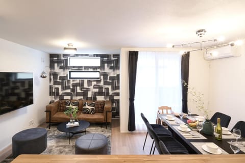 Living room, Dining area