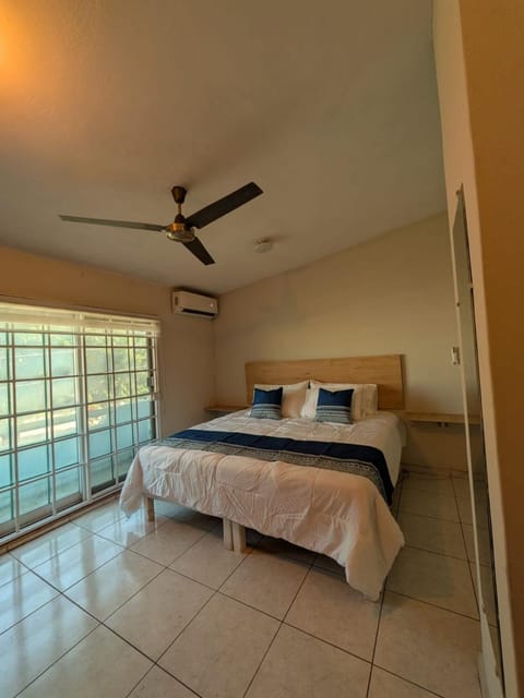 Bed, Photo of the whole room, air conditioner