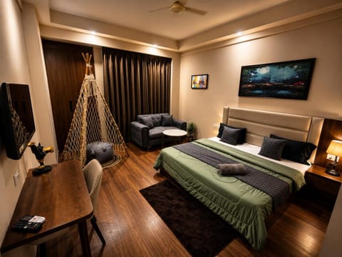 Photo of the whole room, Bedroom