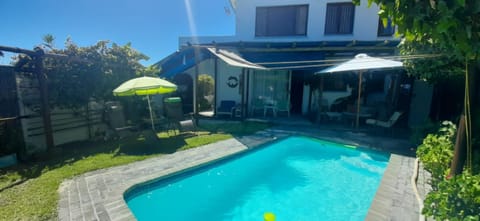 Patio, Day, Garden, Garden view, Pool view, Swimming pool, Swimming pool, sunbed