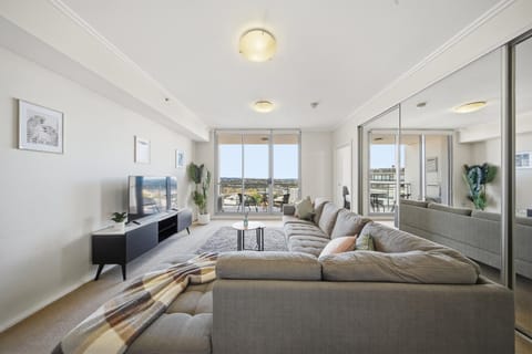 TV and multimedia, Living room, Photo of the whole room, Seating area