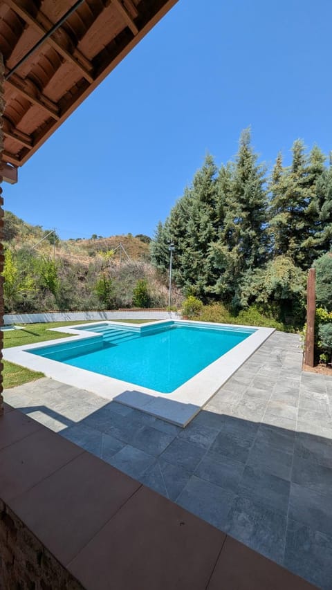 Day, Natural landscape, Mountain view, Pool view, Swimming pool