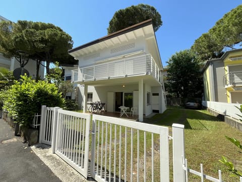 Property building, Day, Garden view