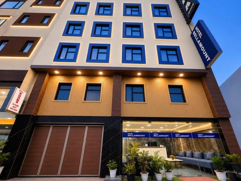 Property building, Day, Location