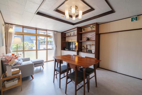 Communal lounge/ TV room, Living room, Dining area