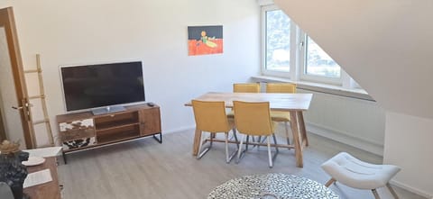 TV and multimedia, View (from property/room), Living room, Seating area, Dining area, Evening entertainment, Breakfast