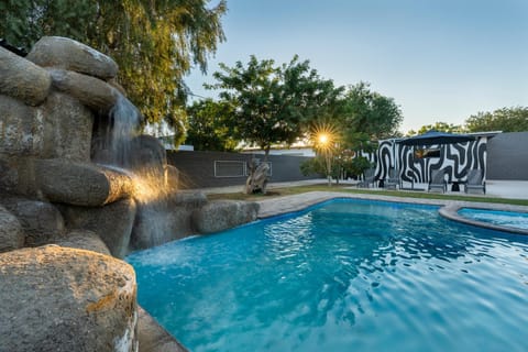 Swimming pool