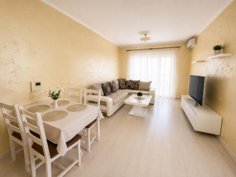 TV and multimedia, Seating area