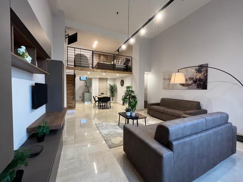 Communal lounge/ TV room, TV and multimedia, Living room, Seating area