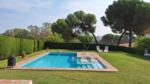 Garden, Garden view, Pool view, Swimming pool, sunbed