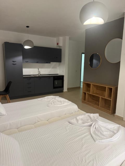 Bed, Kitchen or kitchenette, Photo of the whole room, Bedroom