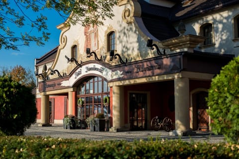 Property building, Facade/entrance