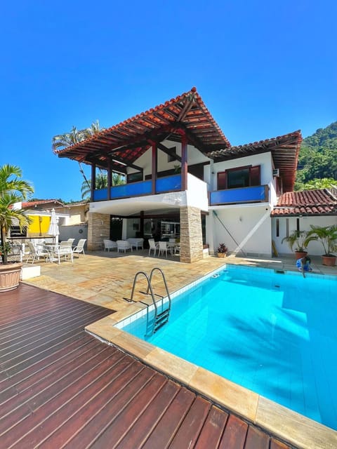 Pool view, Swimming pool, sunbed