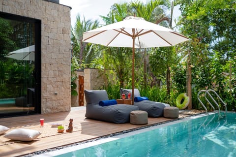 Spring, Day, Garden, Garden view, Pool view, Swimming pool, sunbed