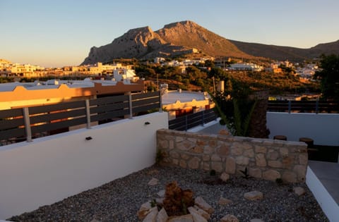 Day, Natural landscape, Garden, View (from property/room), City view, Garden view, Mountain view