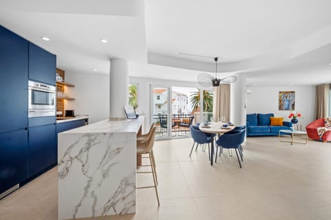 Seating area, Dining area