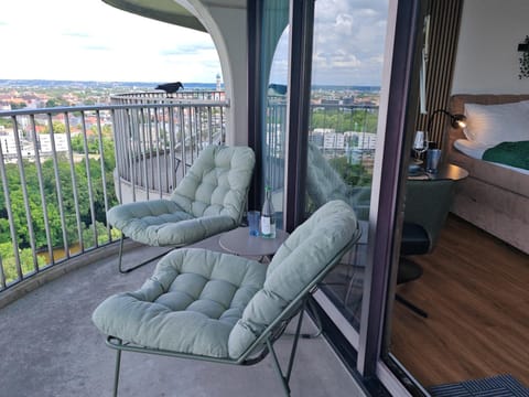 Property building, Balcony/Terrace