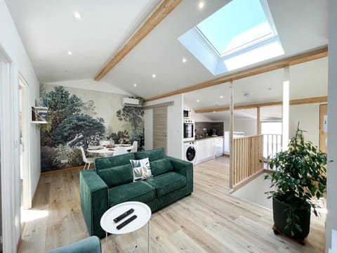 Kitchen or kitchenette, Living room, Seating area