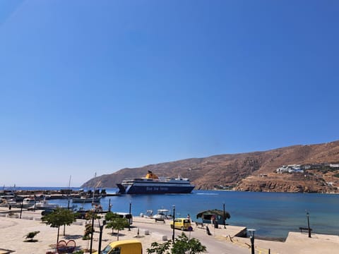 Mountain view, Sea view