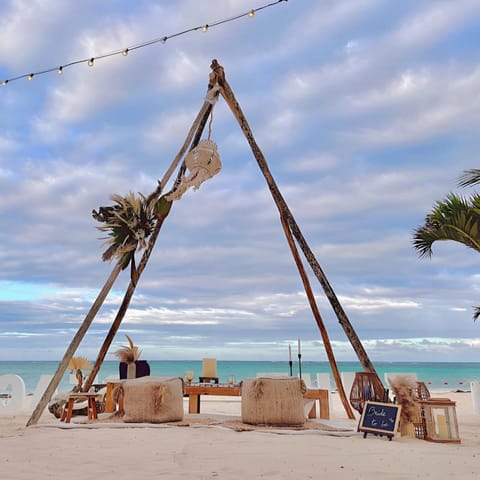 Natural landscape, Activities, Beach, Evening entertainment, sunbed, wedding