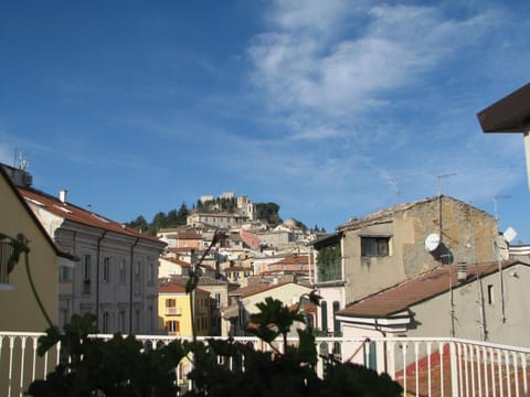Nearby landmark, Neighbourhood, Solarium, Balcony/Terrace, City view