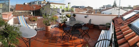 Solarium, Balcony/Terrace, Dining area, City view, Street view