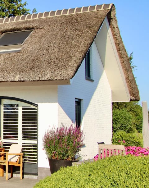 Property building, Restaurant/places to eat, Garden, Balcony/Terrace, Garden view, Garden view, Breakfast