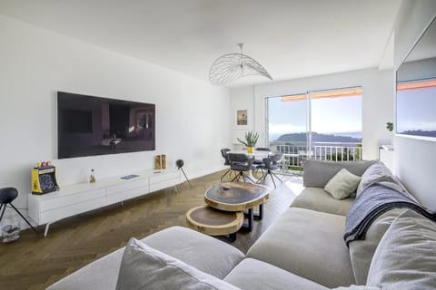 TV and multimedia, Living room, City view, Sea view, air conditioner