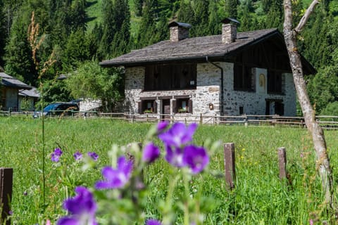 Baita Tomaselli Chalet in Province of Brescia