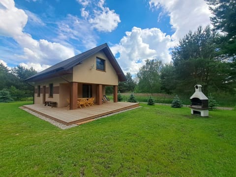 Property building, BBQ facilities, Balcony/Terrace, Garden view
