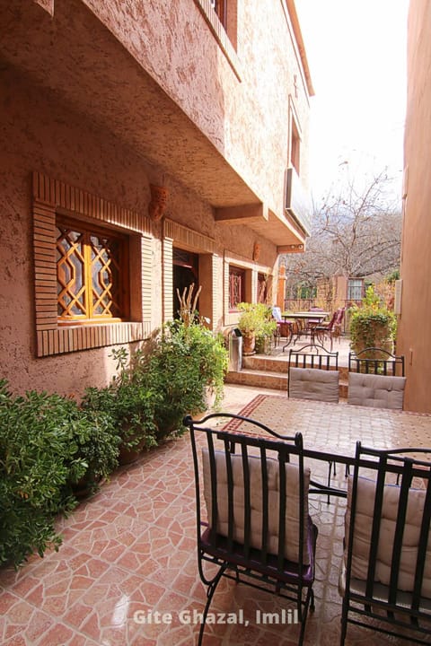 Property building, Facade/entrance, Spring, Day, View (from property/room)