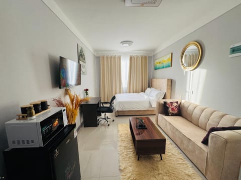 Bed, Seating area