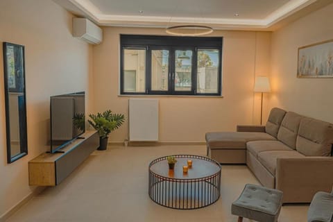 TV and multimedia, Living room, Seating area, internet