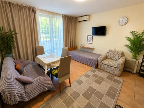 TV and multimedia, Dining area