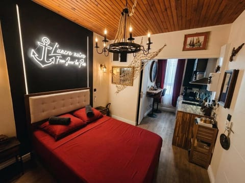 Bed, Photo of the whole room