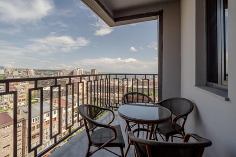 View (from property/room), Balcony/Terrace, Living room