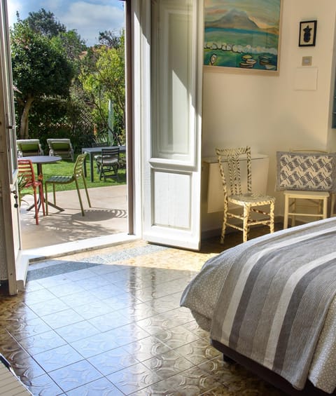 Garden, Bedroom