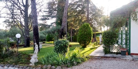 Patio, BBQ facilities, Garden, Pets, Garden view, young children, older children, Family