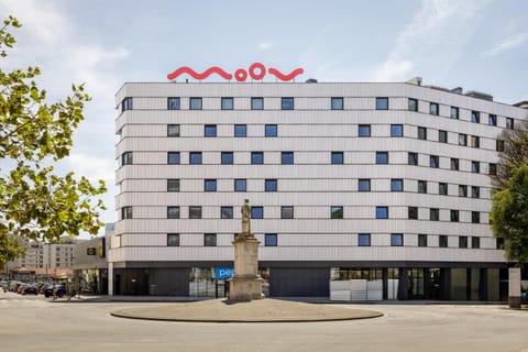 Property building, Location
