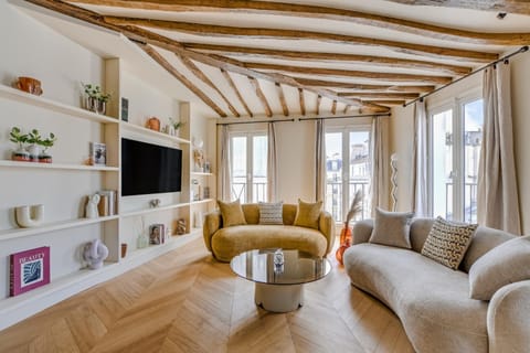 Communal lounge/ TV room, TV and multimedia, Living room, Decorative detail, Decorative detail