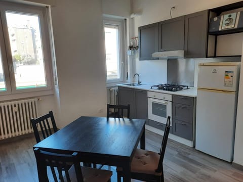 Kitchen or kitchenette, Dining area, dishwasher, oven, stove