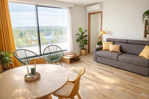 View (from property/room), Balcony/Terrace, Living room, Dining area
