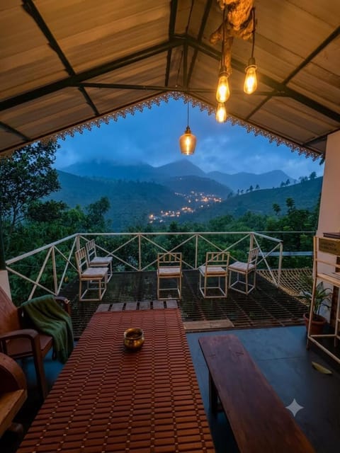 View (from property/room), Balcony/Terrace, Mountain view