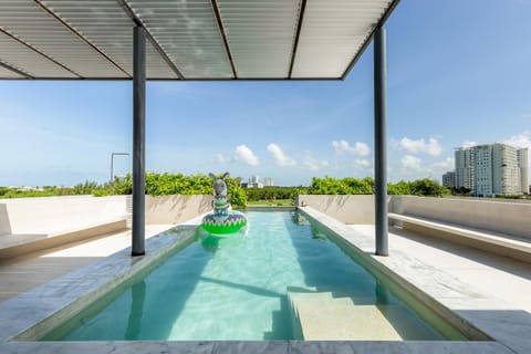 Pool view, Swimming pool