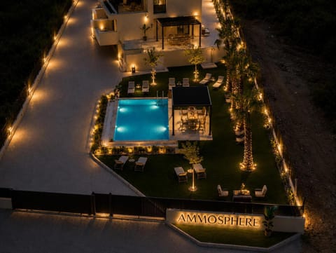 Bird's eye view, Pool view