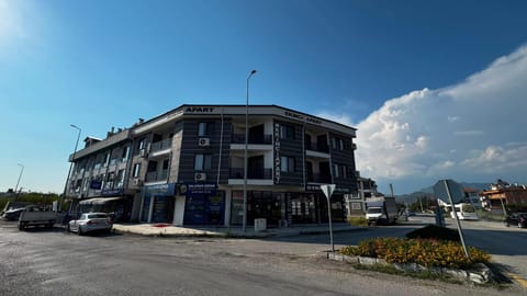 Property building, Neighbourhood, Location