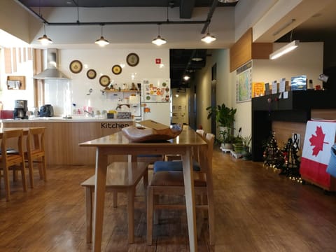 Lobby or reception, Communal kitchen