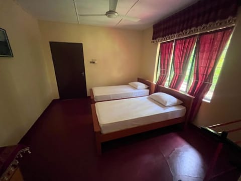 Bed, Photo of the whole room, Bedroom, air conditioner